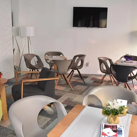 Hotel Cosmopolit 3*